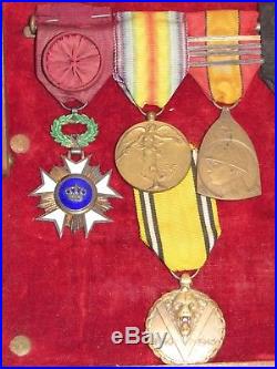 09e27 Ancien Cadre Médailles D'officier Belge Yser Épaulettes Belgique 14/18 Wwi