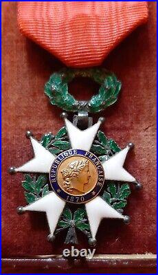 1914-18 AUCOC Boite + Médaille Croix Chevalier Légion d'Honneur 1870 en argent