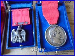 2 DECORATIONS 93 R. I. EN ARGENT. 1869. +1 VETERAN DU 1er empire EN BRONZE