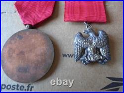 2 DECORATIONS 93 R. I. EN ARGENT. 1869. +1 VETERAN DU 1er empire EN BRONZE