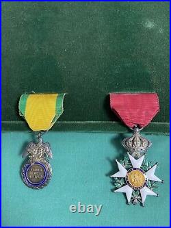 2 Médailles Décoration Militaire Légion Dhonneur, Second Empire Sous Cadre