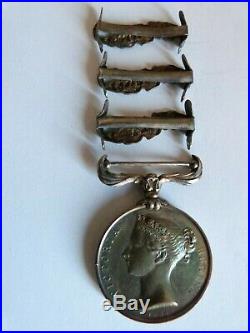 Ancienne Médaille De Crimée 1854 Et Ces Barrettes De Campagnes