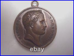 Ancienne Médaille PORTABLE NAPOLEON bataille d'Austerlitz BRONZE SIGNéE L. JALEY