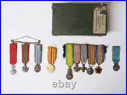 Ancienne série de 10 Médailles miniatures réductions dont deux broches militaire