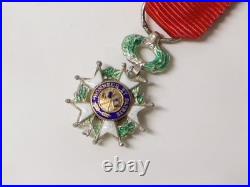 Ancienne série de 10 Médailles miniatures réductions dont deux broches militaire