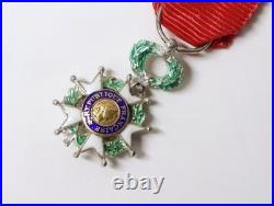 Ancienne série de 10 Médailles miniatures réductions dont deux broches militaire