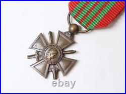 Ancienne série de 10 Médailles miniatures réductions dont deux broches militaire