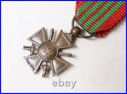 Ancienne série de 10 Médailles miniatures réductions dont deux broches militaire