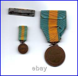 Bel ensemble Diplôme + Barrette + Médaille commémorative Silésie + Réduction