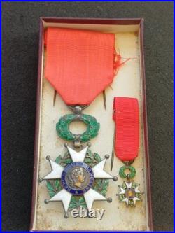 Belle Croix de Chevalier de la Légion d'Honneur 4ème Rép et sa réduction