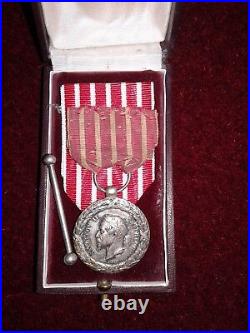Belle Medaille Commemorative De La Campagne D'italie 1859 Attribuee