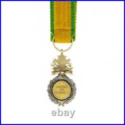 Belle et rare médaille militaire en miniature. Modèle bombée. Centre en trois