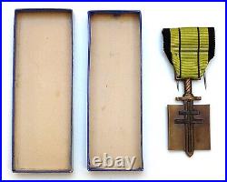 Boite + Croix / Ordre de la Libération MdP BR, poignée striée sur ses 4 faces