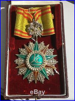 C9C Bel ordre de commandeur du Nicham Iftikar en boite d'origine medal