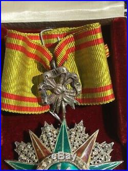 C9C Bel ordre de commandeur du Nicham Iftikar en boite d'origine medal