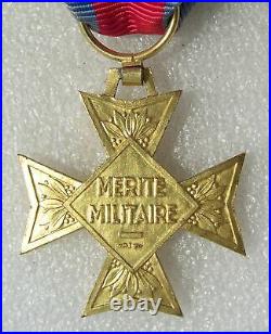 CROIX D'OFFICIER DU MERITE MILITAIRE en vermeil medaille ordre