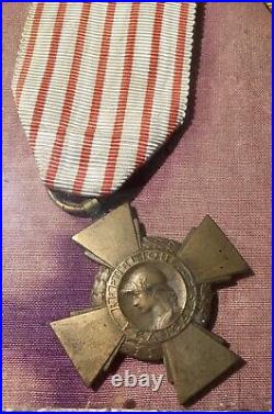 Cadre Acier 3 médailles 1870 -14/18 Avec photo