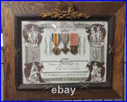 Cadre avec médailles militaires de la guerre 14/18