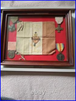 Cadre avec médailles militaires de la guerre 14/18 porte bohneur