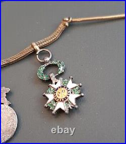 Chainette Luxe 1900 Médailles Miniature Légion d'Honneur Nicham Iftikar Officier