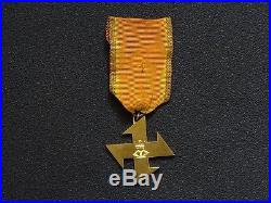 Croix De Deuxième Classe De La Reine Marie Bronze Dore Roumanie