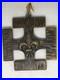 Croix-De-Scouts-En-Bronze-Avec-Une-Fleur-De-Lys-En-Sont-Centre-01-tbfm