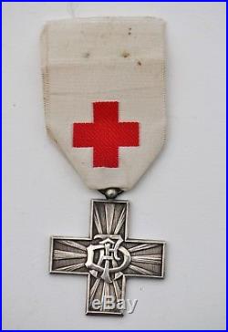 Croix Rouge ADF Association des Dames de France, Croix de récompense, attribuée