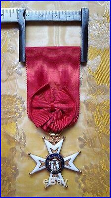 Croix de chevalier de l'ordre de Saint-Louis modifiée en 1830