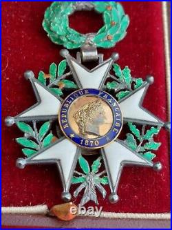 Croix de la légion d'honneur en argent modèle bijoutier III° rép écrin Auroc WW2