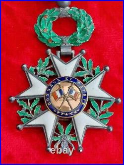 Croix de la légion d'honneur en argent modèle bijoutier III° rép écrin Auroc WW2