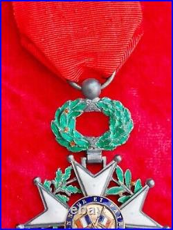 Croix de la légion d'honneur en argent modèle bijoutier III° rép écrin Auroc WW2