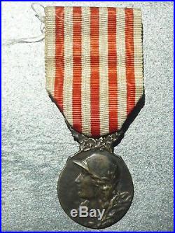 D' Rare médaille commémorative de la guerre 14 18 Charles french medal