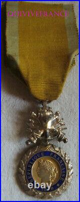 DEC6671 MEDAILLE MILITAIREà anneau, fabrication LEMAITRE