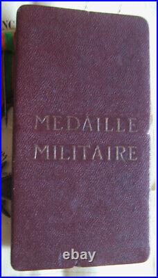 DEC7241 MEDAILLE MILITAIRE & CROIX DE GUERRE SOLDAT 4e RIC mort pour la France