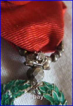 DEC7930 CHEVALIER DE LA LEGION D'HONNEUR 4e REPUBLIQUE avec diamant