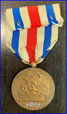 Décoration Médaille d'Honneur du Service de Santé des Armées Bronze Rare