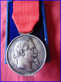 Decoration Napoleon Iii. Attribuee Au 93 R. I. En Argent. 1869. La Roche/yon. Vendee