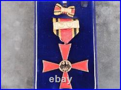 Du Mérite Avec Auflage 50 2 Classe + Étui c. E Juncker Berlin SO36