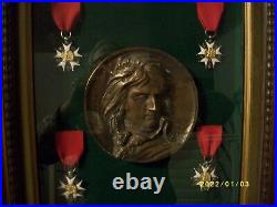 Encadrement médaille BONAPARTE et Légions d'Honneurs
