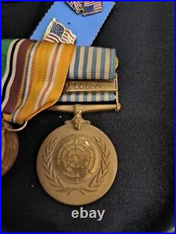 Ensemble Insigne Et Médailles Militaire