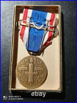 F10/0 Rare médaille de la fidélité française en boite guerre 1914 1918 medal