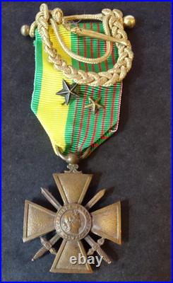 FRANCE. CROIX DE GUERRE 1914 1918. Avec fourragére et etoiles. Bronze