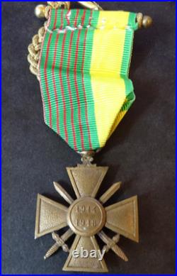 FRANCE. CROIX DE GUERRE 1914 1918. Avec fourragére et etoiles. Bronze
