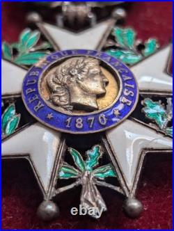 Inédite Légion D'honneur Bijoutier Bombée À Filets IIIe République Belle