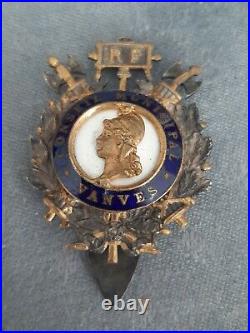 Insigne medaille marianne decoration de fonction conseil municipal Vanves 92