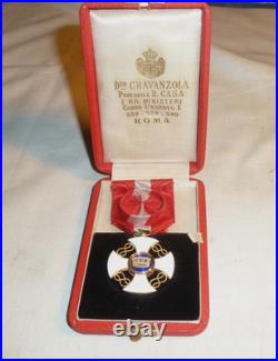 Italie Médaille De L'ordre National De La Couronne Or 18 Carats Et Écrin Cuir