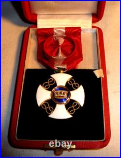 Italie Médaille De L'ordre National De La Couronne Or 18 Carats Et Écrin Cuir