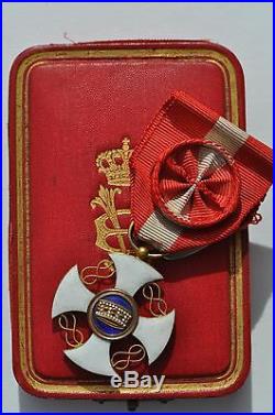 Italie Ordre de la couronne, croix d'officier en or, dans son écrin