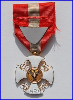 Italie Ordre de la couronne, croix d'officier en or, dans son écrin