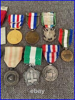 LOT DE 13 MEDAILLES / DECORATION MILITAITES et CIVILES ANCIENNES, A DETERMINER